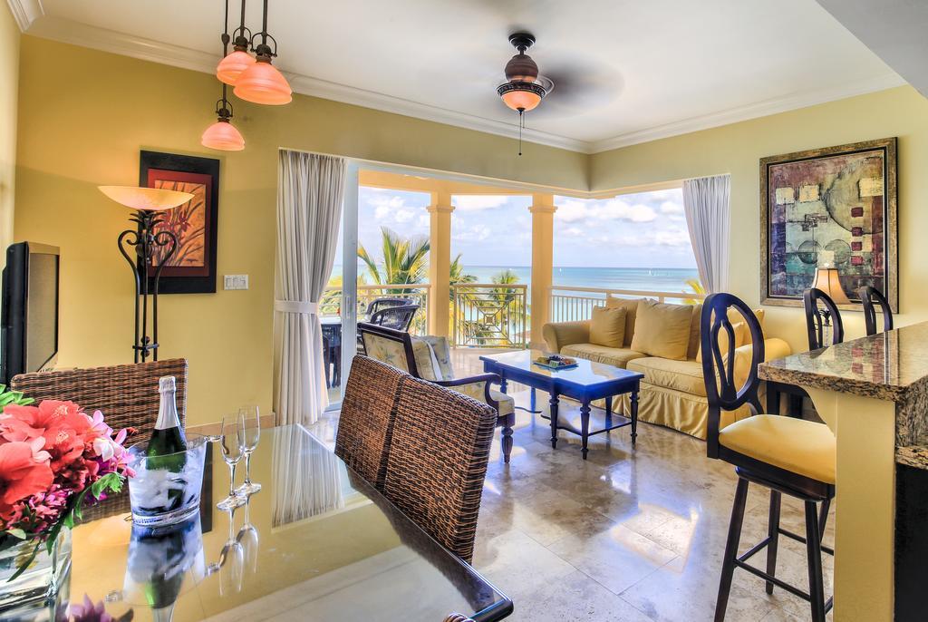 Windsong On The Reef Hotel Grace Bay Exterior photo