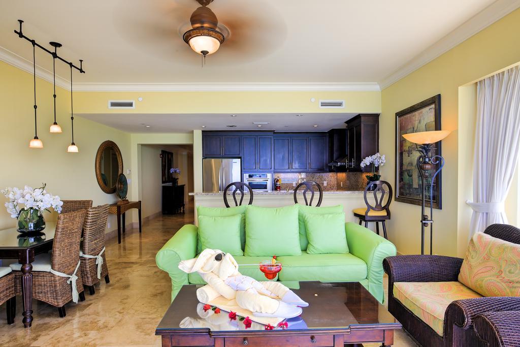 Windsong On The Reef Hotel Grace Bay Exterior photo