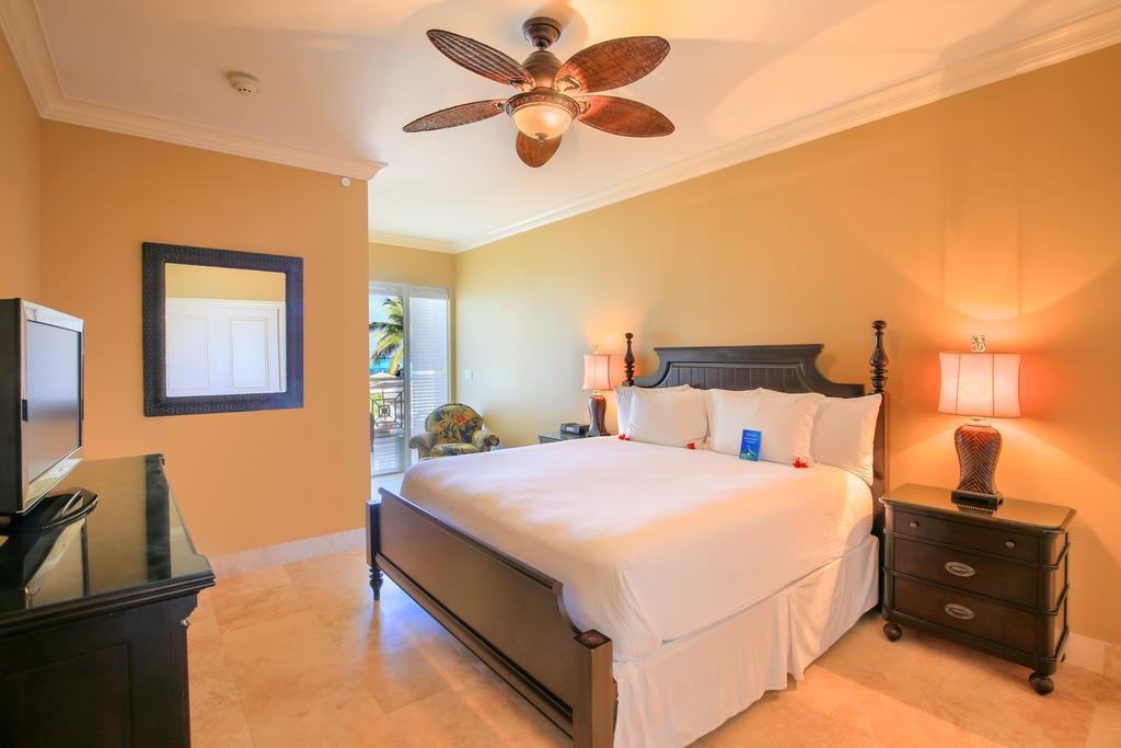 Windsong On The Reef Hotel Grace Bay Exterior photo