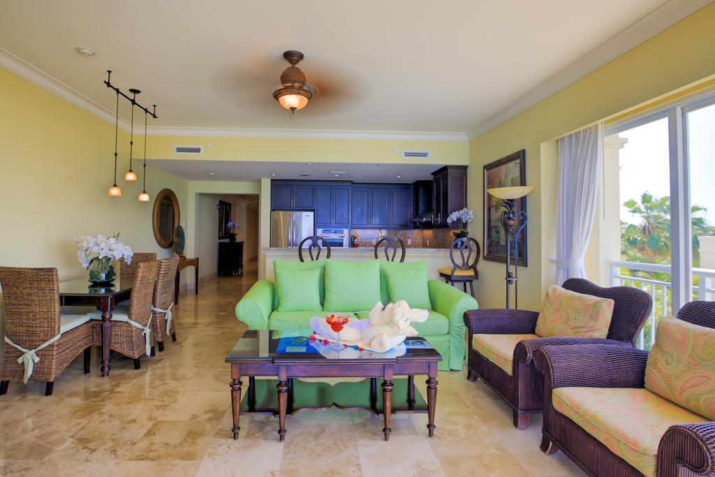 Windsong On The Reef Hotel Grace Bay Exterior photo