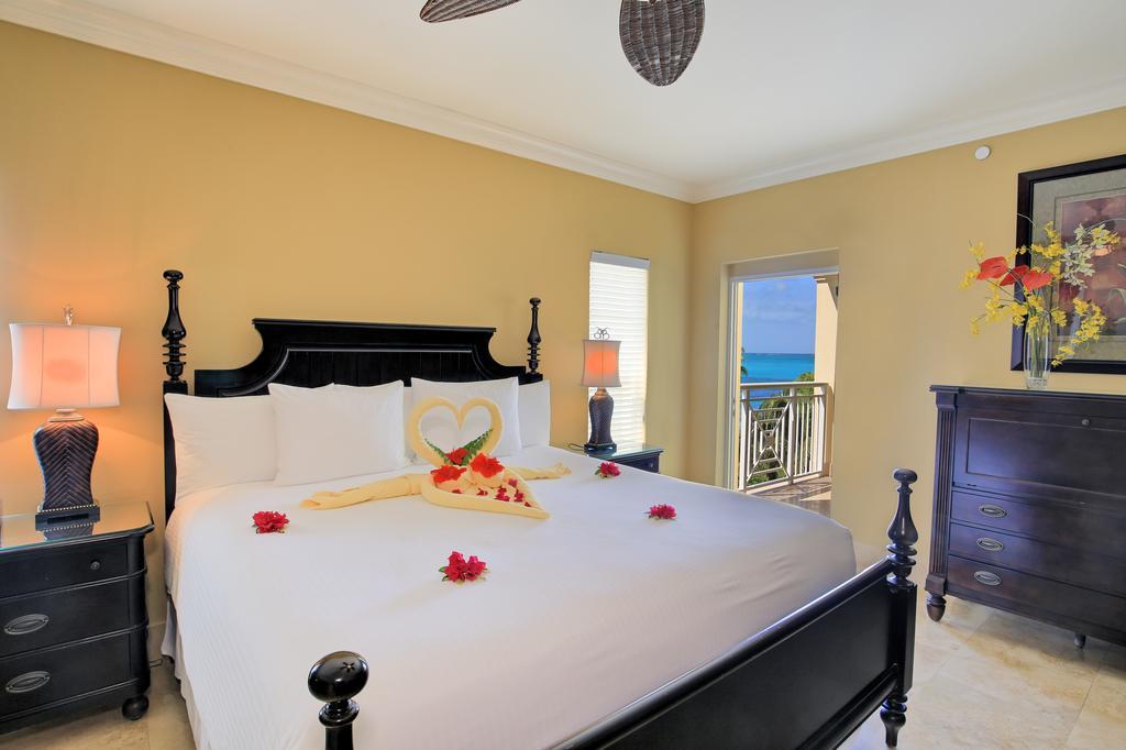 Windsong On The Reef Hotel Grace Bay Exterior photo